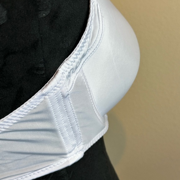 Angelina White Full-Coverage Wired T Shirt Bra with Adjustable Straps - Picture 4 of 6